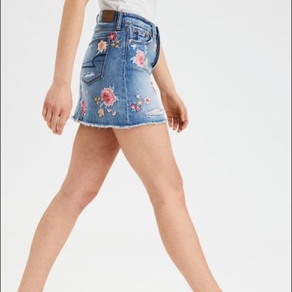 AMERICAN EAGLE floral embroidered denim mini high - Picture 4 of 8